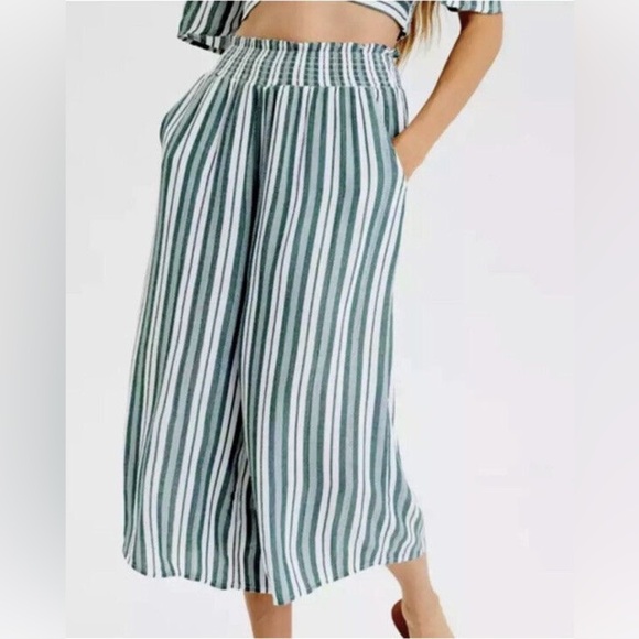 American Eagle Striped Wide Leg Flowy Pants Green & White Size Medium - Picture 1 of 8
